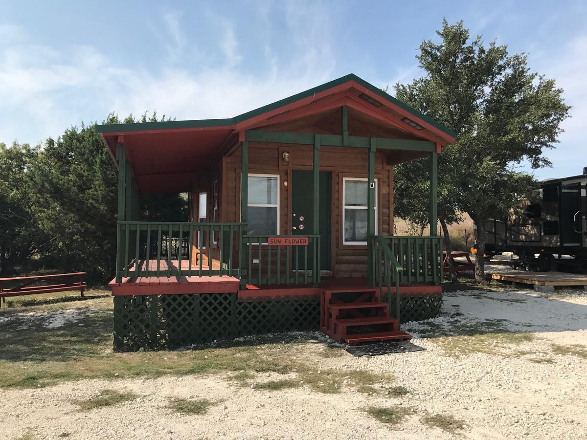 Top Of The Hill Rv Resort & Cabins Waring Exterior foto