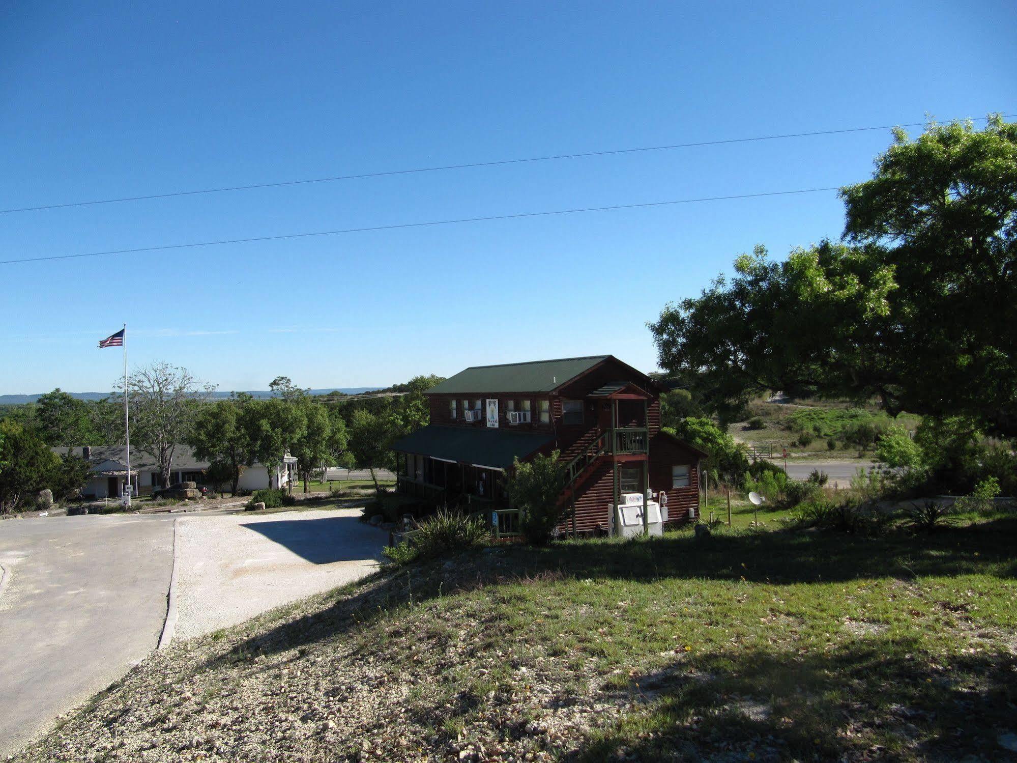 Top Of The Hill Rv Resort & Cabins Waring Exterior foto