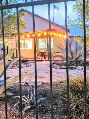 Top Of The Hill Rv Resort & Cabins Waring Exterior foto